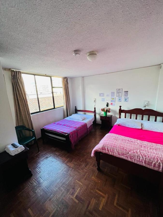 Hotel Bernys Quito Exterior foto