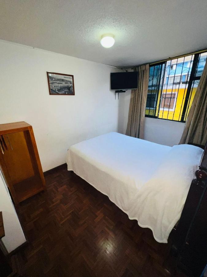 Hotel Bernys Quito Exterior foto